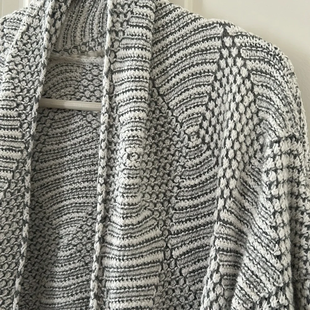 Cardigan - Picture 2 of 7